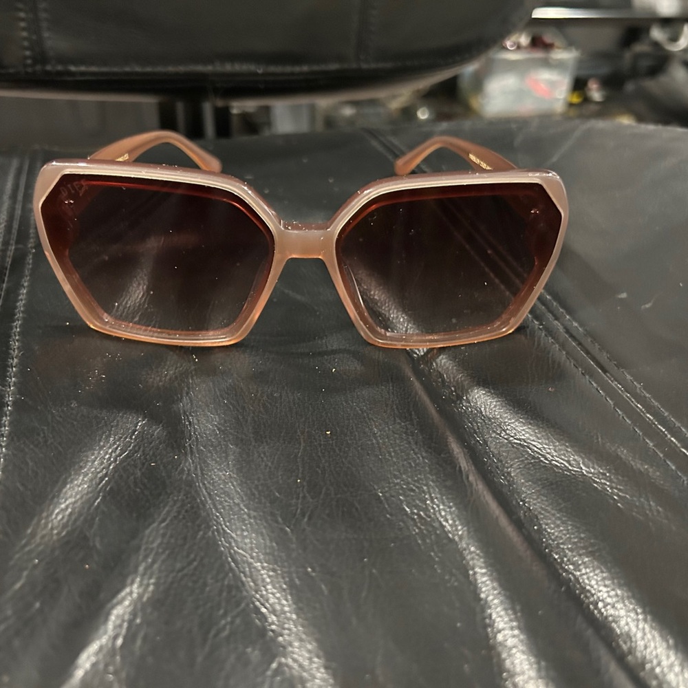 DIFF Chic Oversized light Brown Sunglasses - image 11